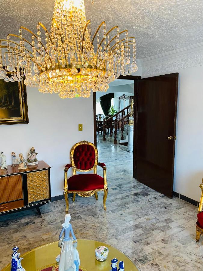Hostal Guadalajara Cosmopolitan Providencia Bagian luar foto