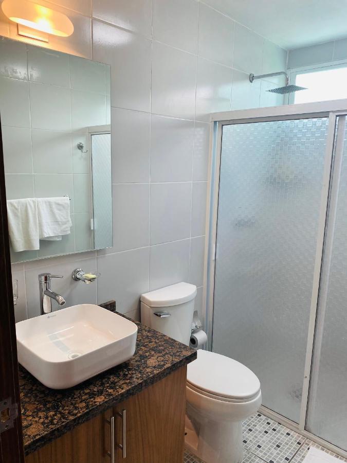 Hostal Guadalajara Cosmopolitan Providencia Bagian luar foto