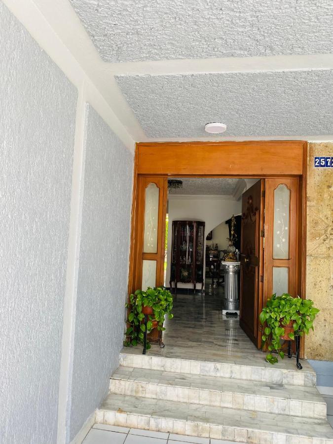 Hostal Guadalajara Cosmopolitan Providencia Bagian luar foto
