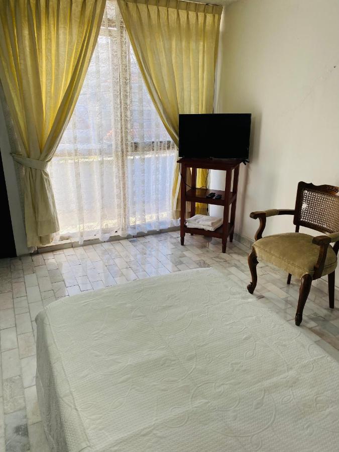 Hostal Guadalajara Cosmopolitan Providencia Bagian luar foto