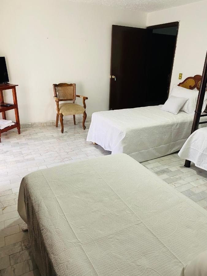 Hostal Guadalajara Cosmopolitan Providencia Bagian luar foto